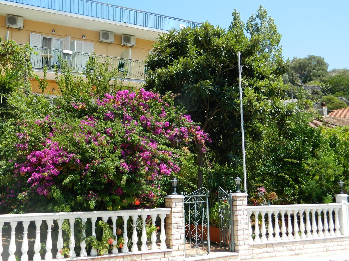 Logara'S Apartments Agia Efimia 外观 照片